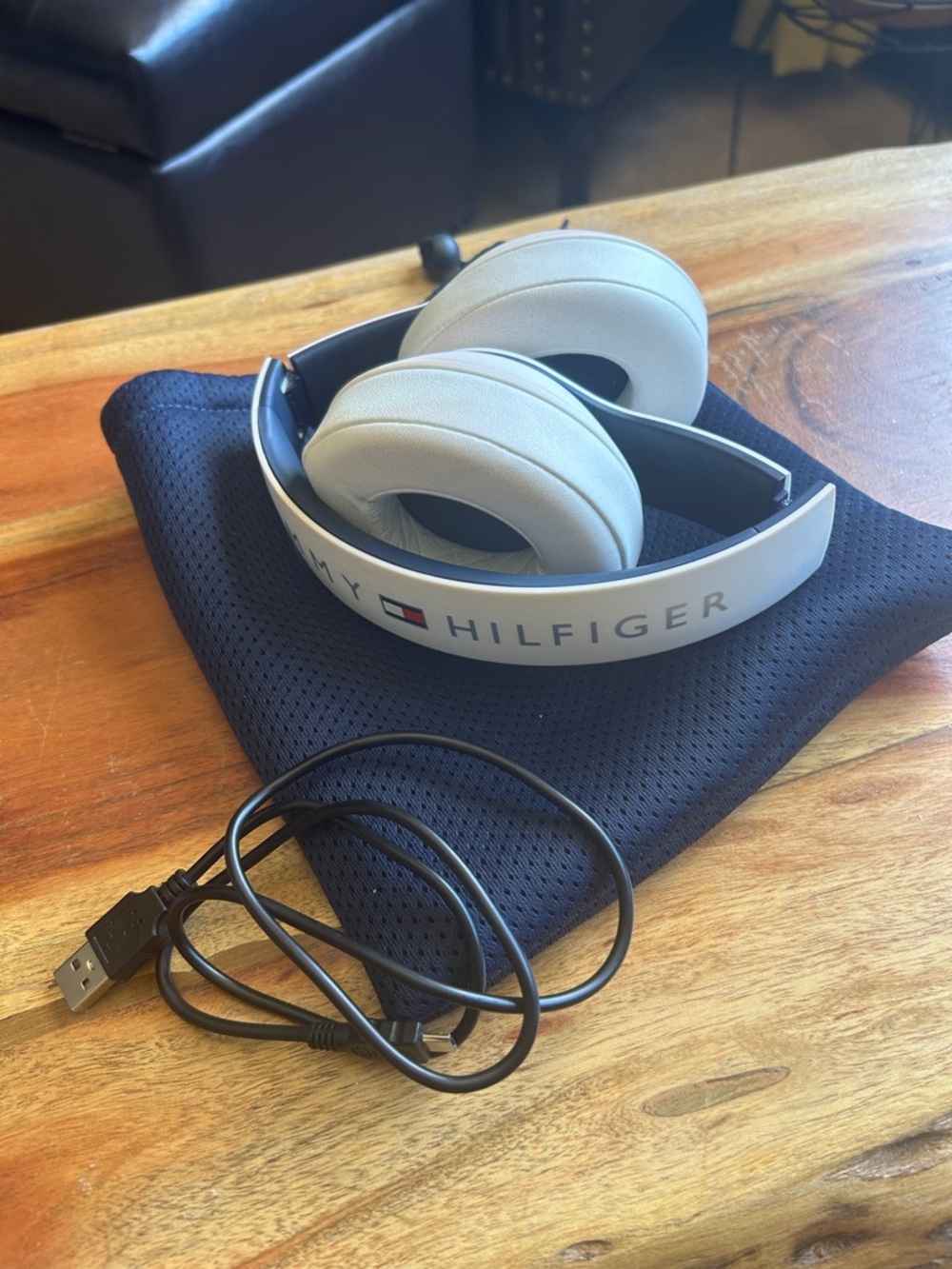 Tommy Hilfiger headphone with Bluetooth. Used! But perfect condition.